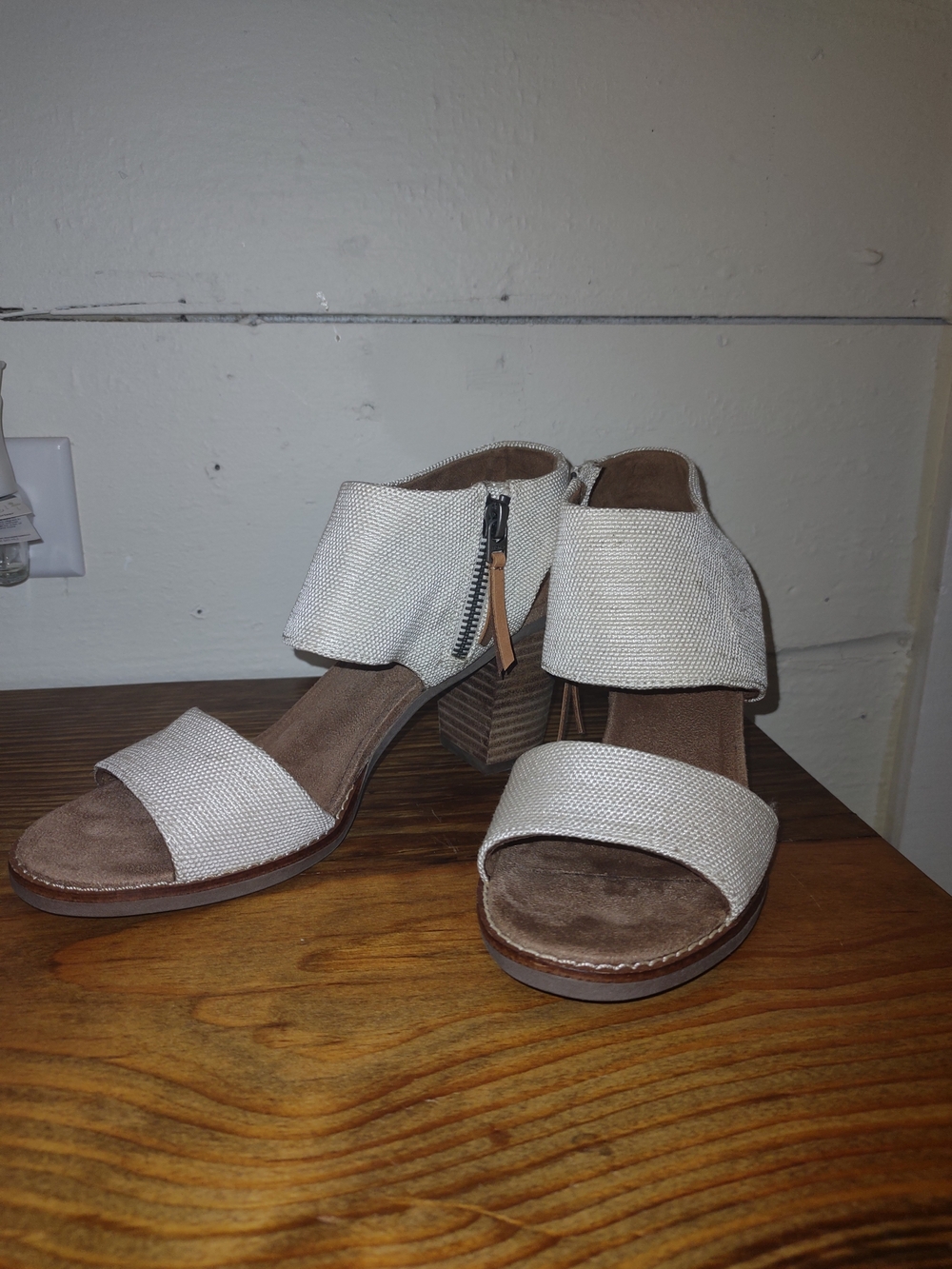Toms Majorca Cut Out Sandal With Block Heel Excellent Condition Sz 7 - Picture 3 of 7